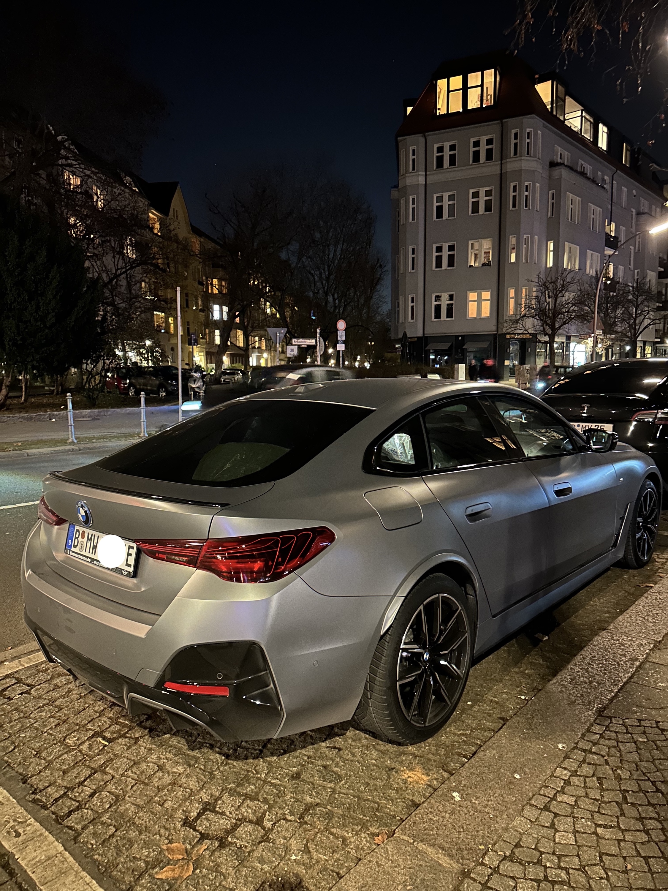 BMW i4 M50 Back - Night